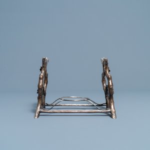 Une théière sur support en argent, marque de Luen Wo, Shanghai, Chine, 19ème — photo 8