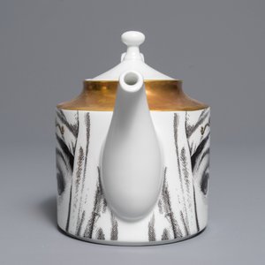 Une théière 'Temi i variazone' d'après Piero Fornasetti, Rosenthal, Allemagne, 1999 — photo 5