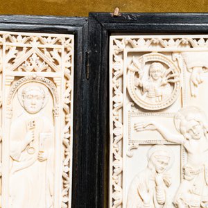 Une triptyque en ivoire sculpté à décor de 'La Crucifixion', prob. Dieppe, France, 19ème — photo 9