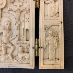 Une triptyque en ivoire sculpté indo-portugaise ou hispano-philippine, 19ème ou avant — photo 18