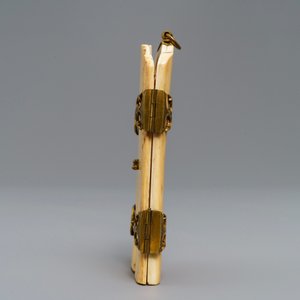 Une triptyque en ivoire sculpté indo-portugaise ou hispano-philippine, 19ème ou avant — photo 5