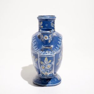 Une tulipière à fond "bleu persan" en faïence de Nevers, France, 17/18ème — photo 4