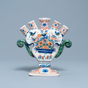 Une tulipière en faïence de Delft en palette cachemire, 1er quart du 18ème — photo 3