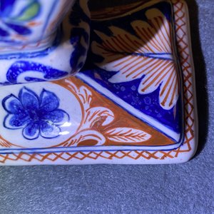 Une tulipière en faïence de Delft en palette cachemire, 1er quart du 18ème — photo 7
