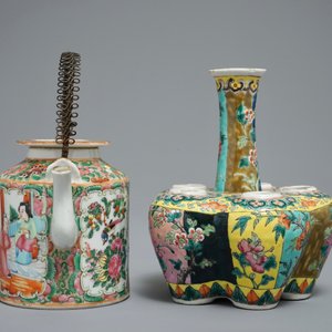 Une tulipière en porcelaine de Chine pour le marché Peranakan et une théière couverte en Canton, 19ème — photo 3
