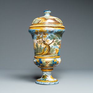 Une urne couverte en faïence polychrome de Castelli, Italie, 18ème — photo 4