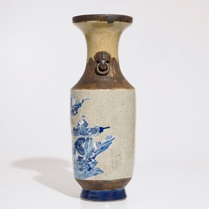 Une vase en porcelaine de Chine bleu et blanc sur fond craquelé, dit "de Nankin", 19ème — photo 4