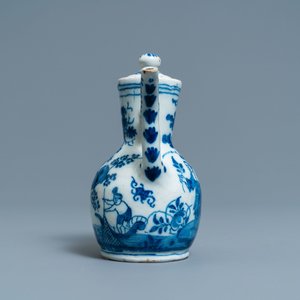 Une verseuse à vin couverte en faïence de Delft en bleu et blanc, 18ème — photo 5