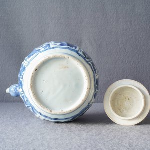 Une verseuse à vin en porcelaine de Chine en bleu et blanc, Wanli — photo 18