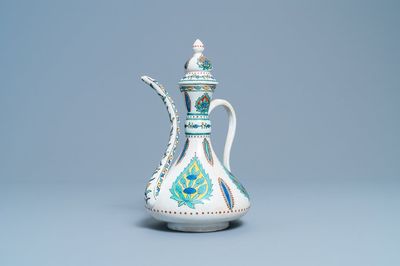 Une verseuse couverte dans le style d'Iznik, Samson, Paris, 19ème