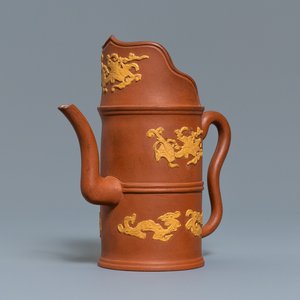Une verseuse couverte de type Duomuhu en grès de Yixing, Chine, Kangxi — photo 1
