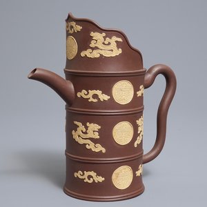 Une verseuse couverte de type Duomuhu en grès de Yixing, Chine, Kangxi — photo 1