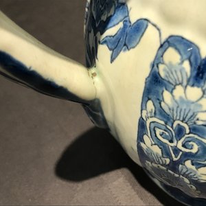 Une verseuse couverte en faïence de Delft bleu et blanc, 18ème — photo 12