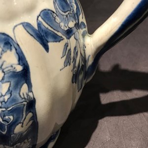 Une verseuse couverte en faïence de Delft bleu et blanc, 18ème — photo 13