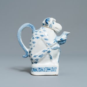 Une verseuse couverte en forme de singe en porcelaine de Chine en bleu et blanc, 19ème — photo 5