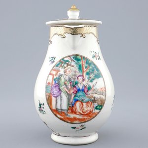 Une verseuse couverte en porcelaine de Chine à décor européen, Qianlong, 18ème — photo 3