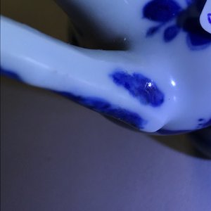 Une verseuse couverte en porcelaine de Chine bleu et blanc d'après un modèle en étain, Kangxi — photo 17