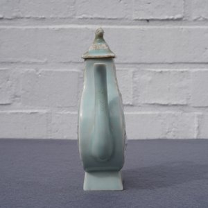 Une verseuse couverte en porcelaine de Chine qingbai à décor d'un phénix, Yuan — photo 15
