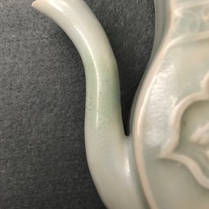 Une verseuse couverte en porcelaine de Chine qingbai à décor d'un phénix, Yuan — photo 10