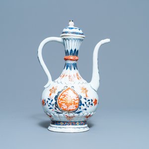 Une verseuse de type 'aftaba' en porcelaine de Chine de style Imari pour le marché islamique, Kangxi — photo 1