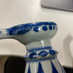 Une verseuse de type 'aftaba' en porcelaine de Chine en bleu et blanc pour le marché islamique, Kangxi — photo 14