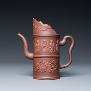 Une verseuse de type 'Duomuhu' en grès de Yixing à décor d'immortels, Chine, Kangxi — photo 2