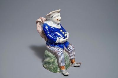 Une verseuse de type 'Jacquot' en faïence polychrome de Bruxelles, marque de Stevens, 19ème