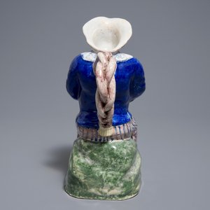 Une verseuse de type 'Jacquot' en faïence polychrome de Bruxelles, marque de Stevens, 19ème — photo 4