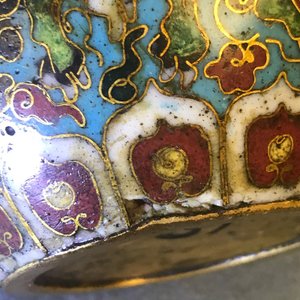 Une verseuse en émaux cloisonnés à décor de lions bouddhistes, Ming — photo 20