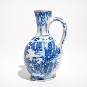 Une verseuse en faïence de Delft bleu et blanc à décor chinoiserie, 2ème moitié du 17ème — photo 1
