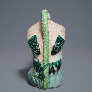 Une verseuse en forme de canard en porcelaine de Chine famille verte, 18/19ème — photo 4