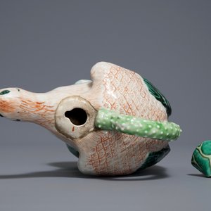 Une verseuse en forme de canard en porcelaine de Chine famille verte, 18/19ème — photo 6
