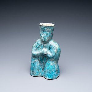 Une verseuse en forme de figure recomposée en céramique à émail turquoise et noir, Kashan, Iran, 12/13ème — photo 1