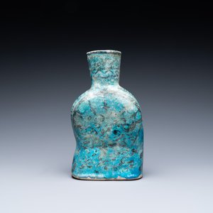 Une verseuse en forme de figure recomposée en céramique à émail turquoise et noir, Kashan, Iran, 12/13ème — photo 4