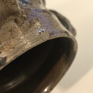 Une verseuse en grès à décor de visages aux nez pointus, Raeren, 1ère moitié du 16ème — photo 9