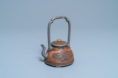 Une verseuse en noix de coco à monture en argent et prise en jade, Chine, Kangxi