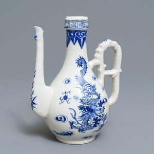 Une verseuse en porcelaine de Chine 'Bleu de Hue' pour le Vietnam, 19ème — photo 7