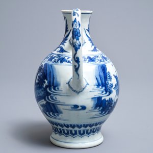 Une verseuse en porcelaine de Chine bleu et blanc, époque Transition — photo 5