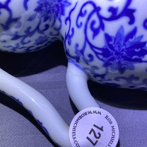 Une verseuse en porcelaine de Chine en bleu et blanc, 19ème — photo 9