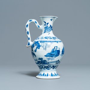 Une verseuse en porcelaine de Chine en bleu et blanc, époque Transition — photo 4