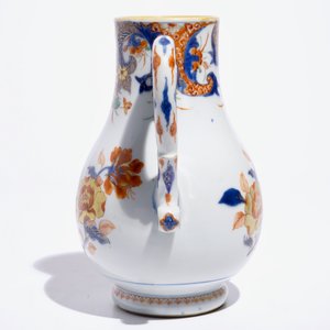 Une verseuse en porcelaine de Chine verte-imari, Qianlong — photo 3