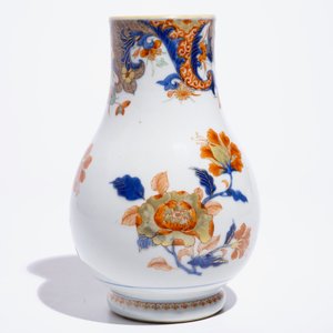 Une verseuse en porcelaine de Chine verte-imari, Qianlong — photo 5