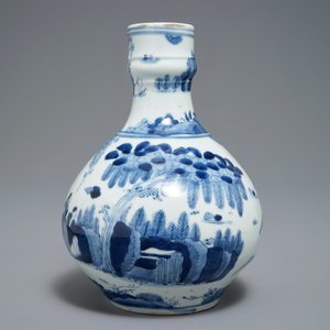 Une verseuse en porcelaine de Japon bleu et blanc d'Arita, un vase Kutani et une boîte couverte Satsuma, Edo/Meji, 17-19ème — photo 8