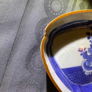 Une verseuse, une paire de plats et une coupe ovale en porcelaine d'Arita en bleu et blanc, Japon, Edo, 17/18ème — photo 19