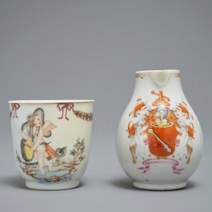Une verseuse, une tasse et une soucoupe en porcelaine de Chine famille rose d'exportation, Qianlong — photo 5