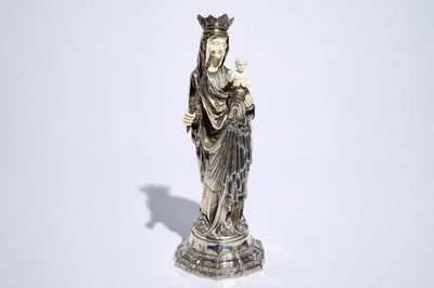 Une Vierge à l'Enfant en argent et ivoire, Pays-Bas, vers 1900