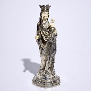 Une Vierge à l'Enfant en argent et ivoire, Pays-Bas, vers 1900 — photo 1