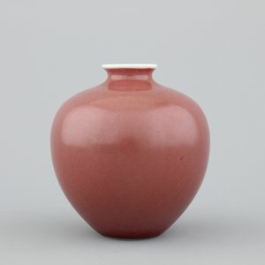 Vaas in Chinees monochroom porselein, "peachbloom" glazuur, 19e eeuw — foto 1