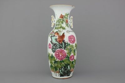 Vaas in Chinees porselein met vogels en bloemen, famille rose, 19e-20e eeuw