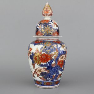 Vaas met deksel in Japans Imari porselein, 18e-19e eeuw — foto 1